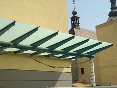 Stahlschwerter mit Glasauflager